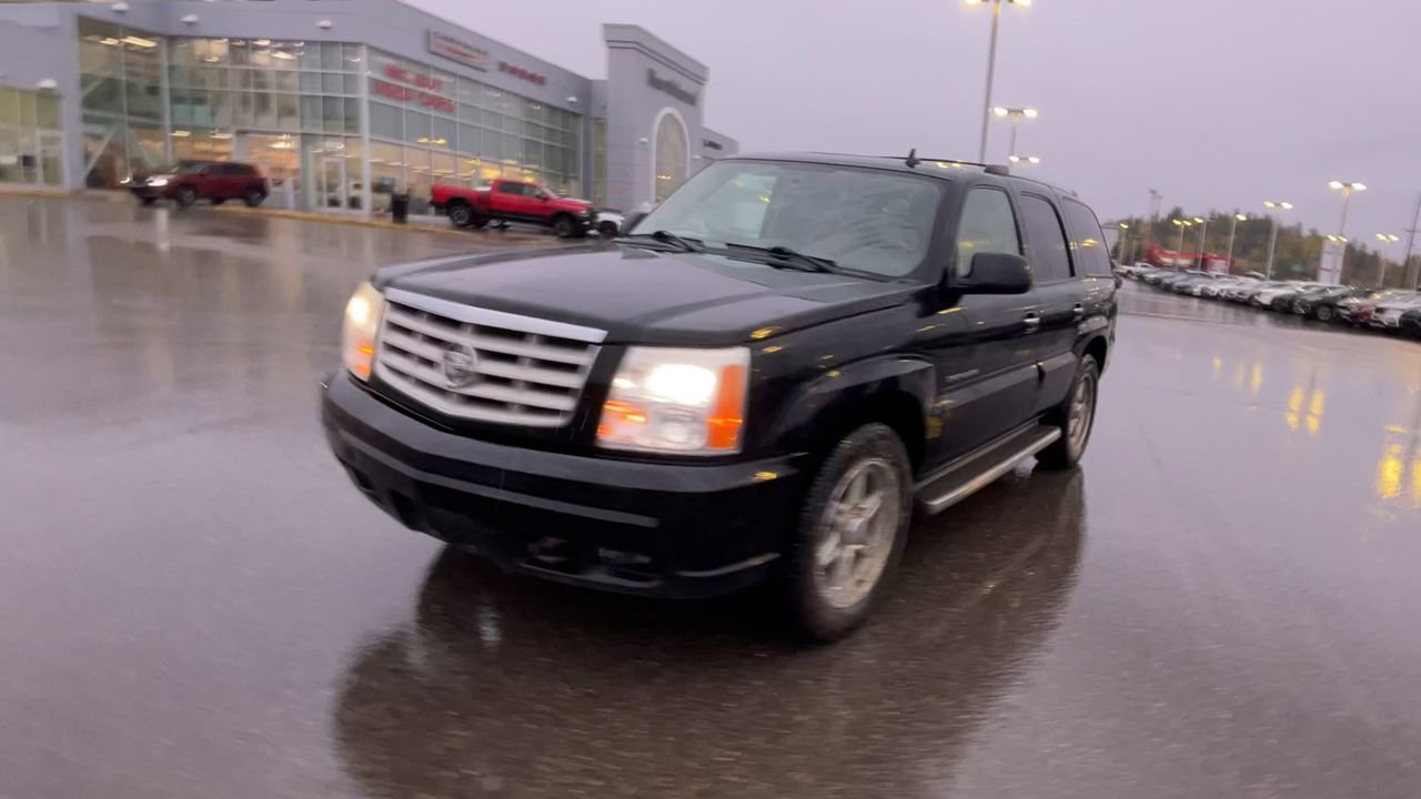 2006 Cadillac Escalade Luxury photo 2