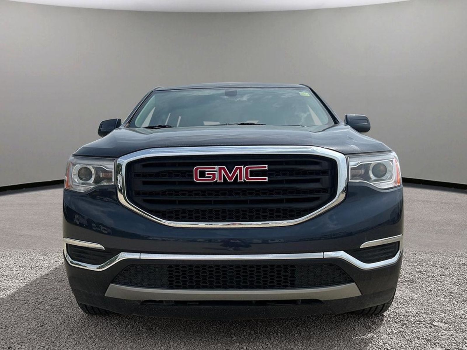 2018 Gmc Acadia SLE photo 2