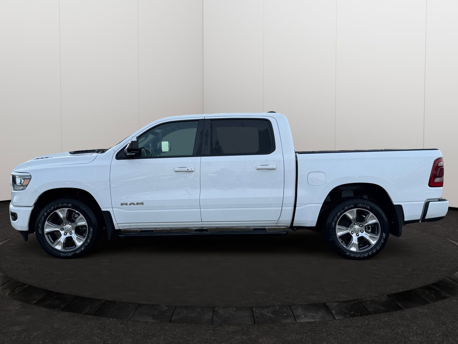 2024 Ram 1500 Laramie photo 2